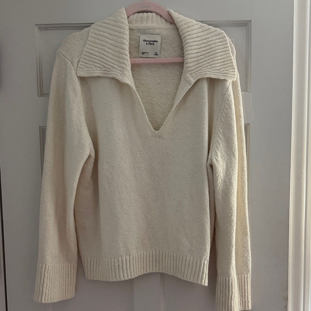 Abercrombie & Fitch Women's V-Neck Cream Sweater